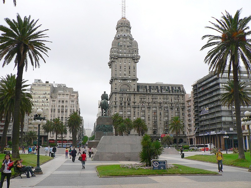 Площадь Независимости Монтевидео достопримечательность города