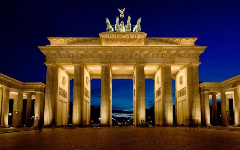 Бранденбургские ворота одни из уникальных достопримечательностей Берлина