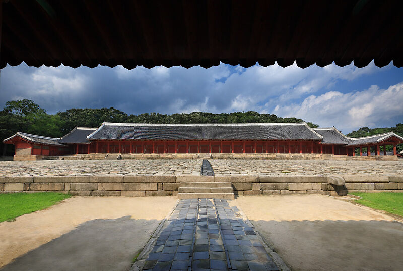 Храм Чонмё, город Сеул фото