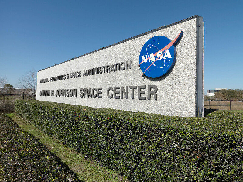 Космический центр Джонсона и Космический центр Хьюстона