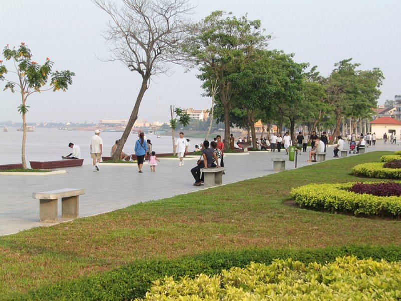 Набережная Сисоват, Пномпень
