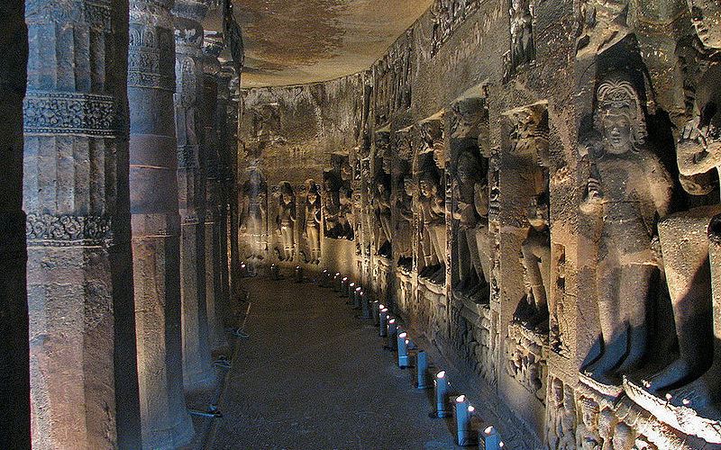 Пещеры Аджанта, главная достопримечательность Индии