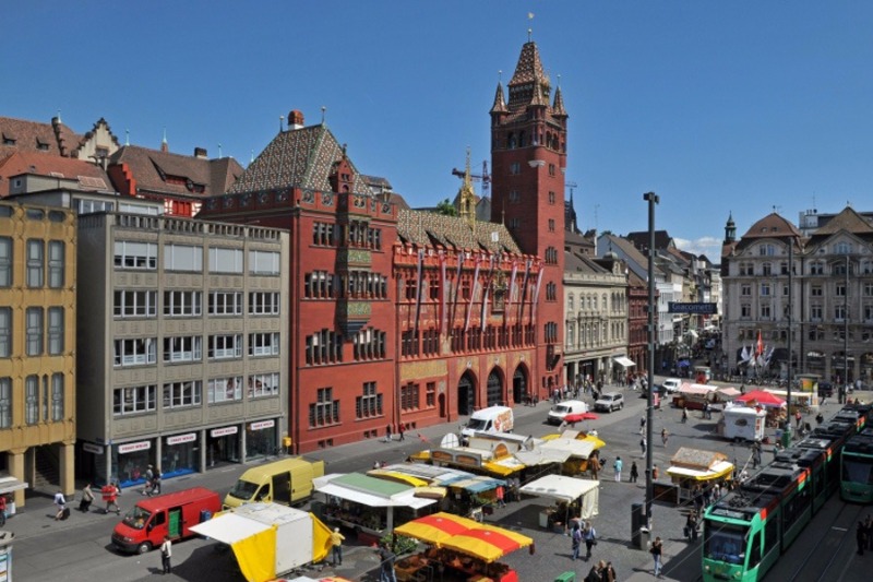 Базельская ратуша и Рыночная площадь